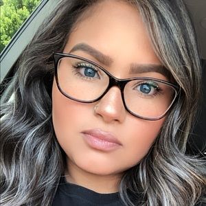 Meet your Posher, Kenia